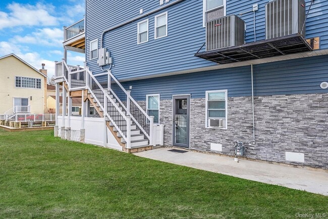 Photo - 449 Nassau Ave