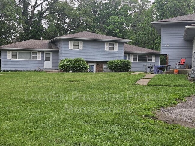 Building Photo - 1801 W 4th St