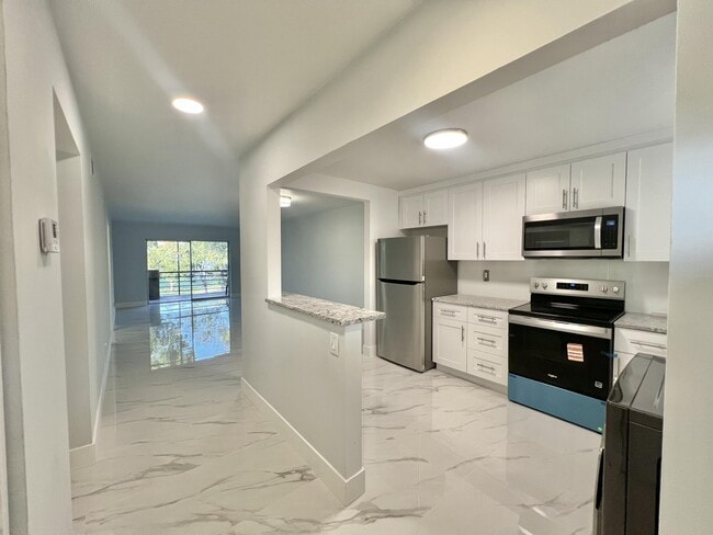 Photo - 601 S State Rd 7 Unidad 2c