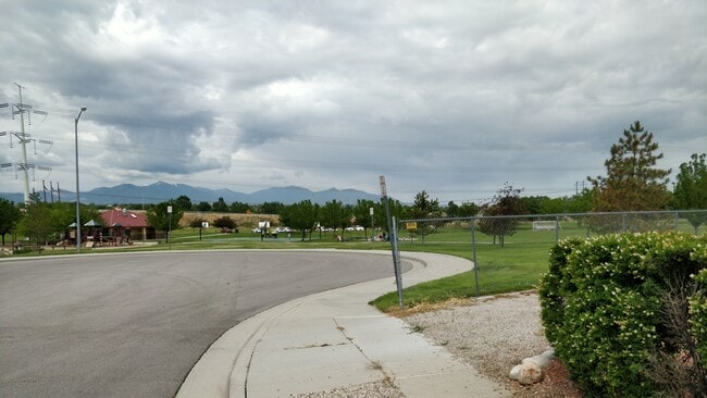 Photo - 940 W Red Oaks Dr