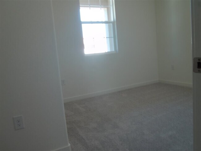 Photo - 1348 Kensington Dr