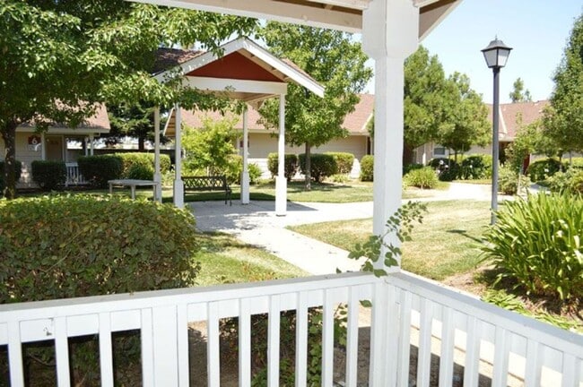 Building Photo - Comfrey Senior