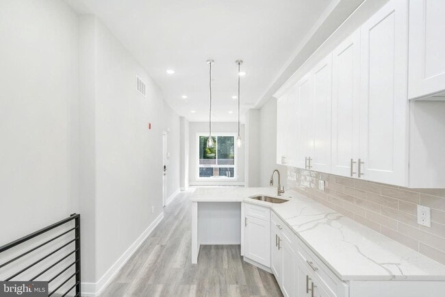 Photo - 103 E Duval St Unit 1