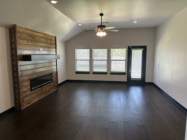 Photo - 2229 Roca Dr