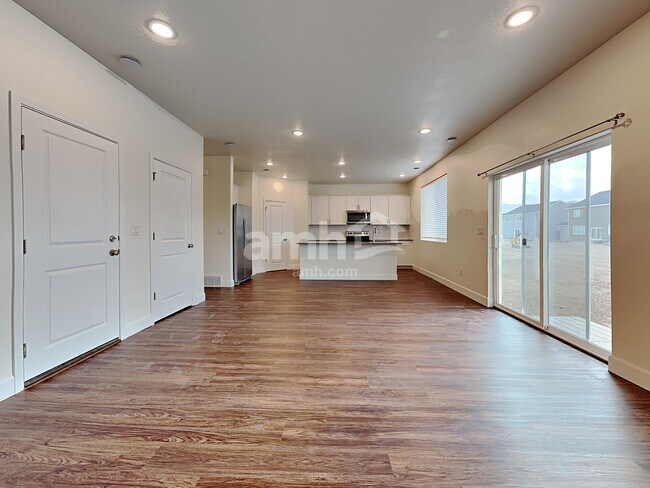 Photo - 212 Allen Ln