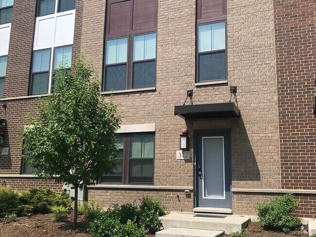 Building Photo - 312 S Elm St Rental