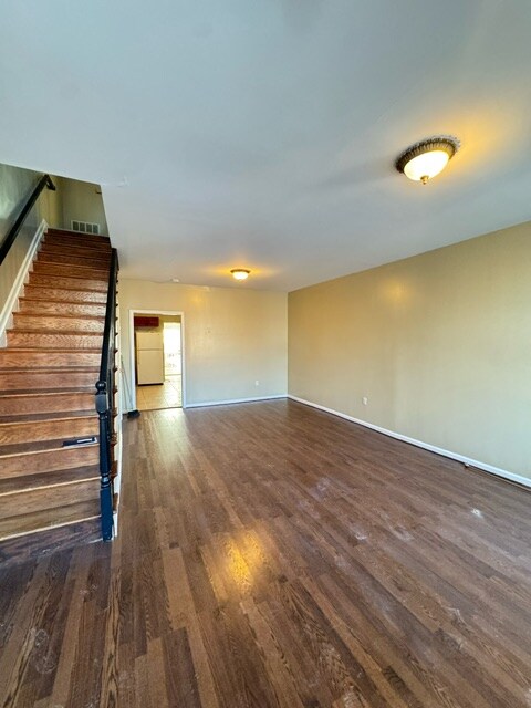 Photo - 15 Wales Ave