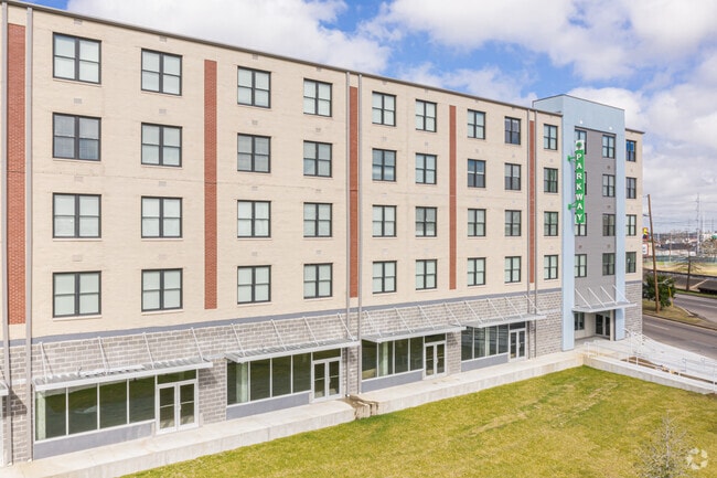 Photo - Parkway Apartments