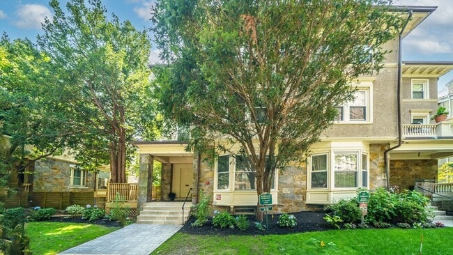 Building Photo - 21 Regent Cir Unit 1