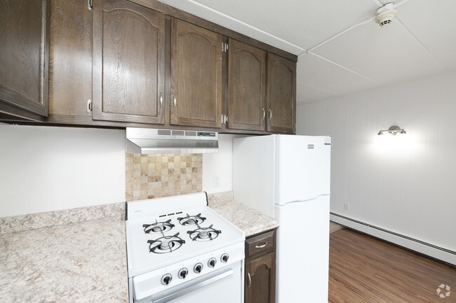 1 BR, 1 BA