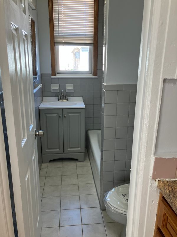 Photo - 132 W 19th St