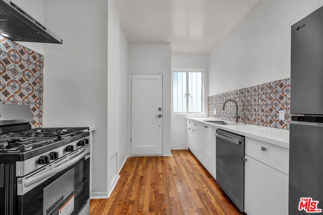 Photo - 10801 Lindbrook Dr Unit 10805