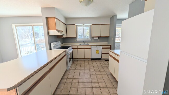 Photo - 69 Northwest Dr Unit APT 45