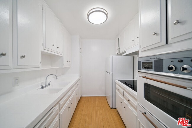 Photo - 7032 Lanewood Ave Unidad 203