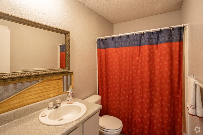 1BR, 1BA - 674SF