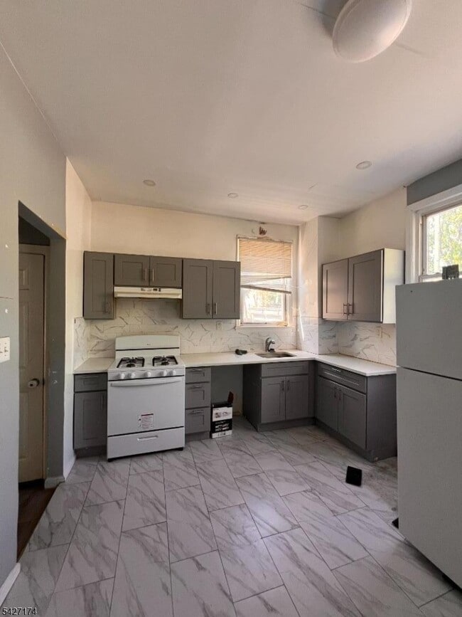 Photo - 195 Park Ave Unidad 1