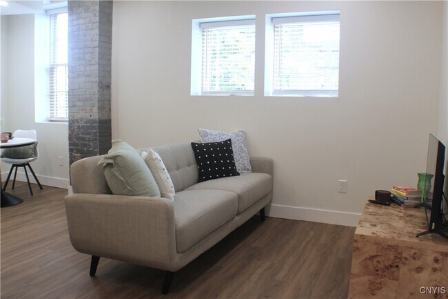 Photo - 110 Hotel St