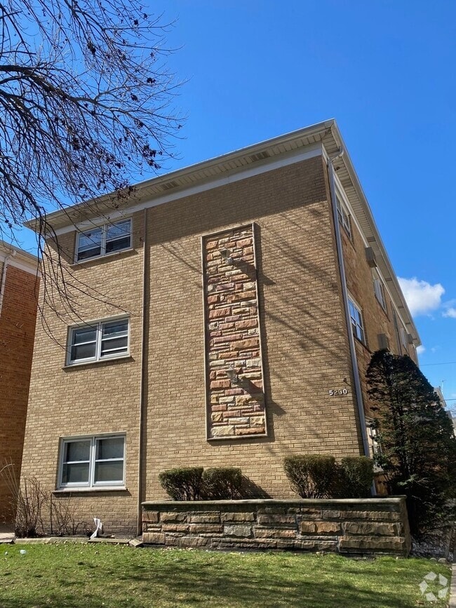Building Photo - 5230 N Delphia Ave Rental
