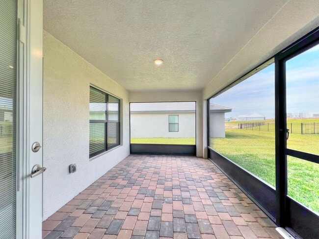 Photo - Beautiful 3-bedroom, 2-bath House in a Lake front community