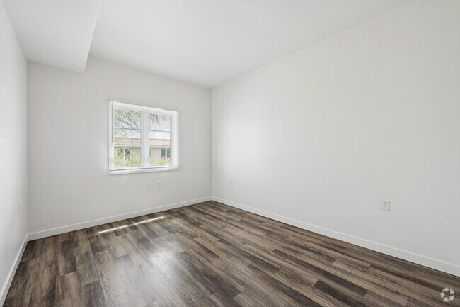 2BR, 2BA - 1020SF - Primary Bedroom