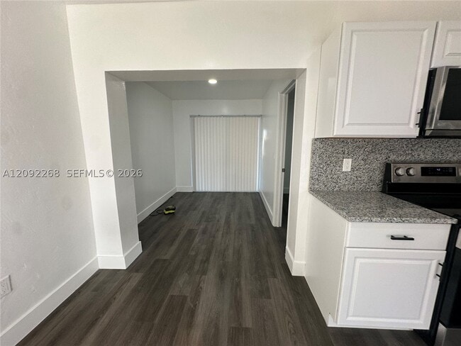 821 NW 20th St
