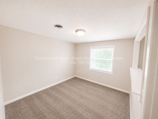 Photo - 316 Finley Dr