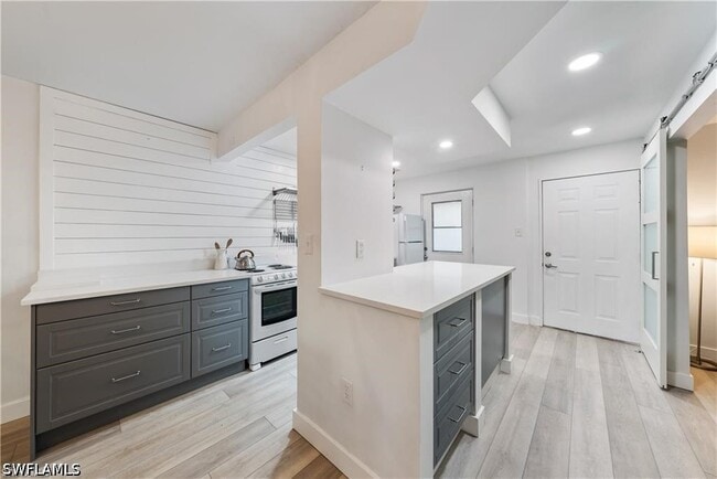 Photo - 72 7th St S Unidad 310