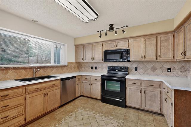 Photo - 2800 Hedgeway Dr