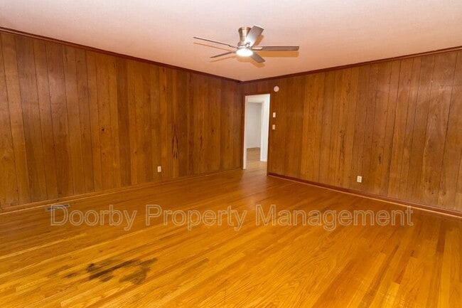 Photo - 1609 Oak St