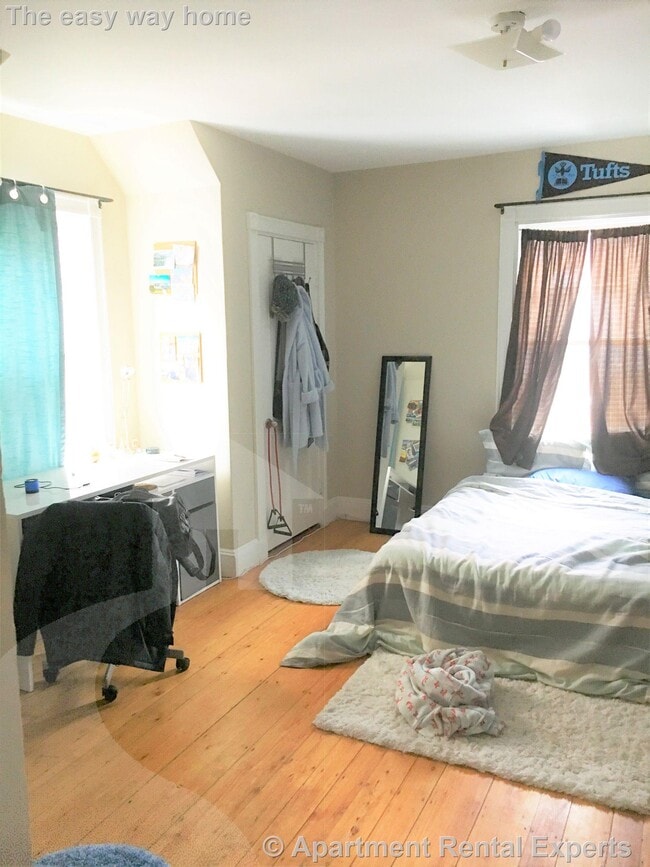 Photo - 17 Putnam Ave