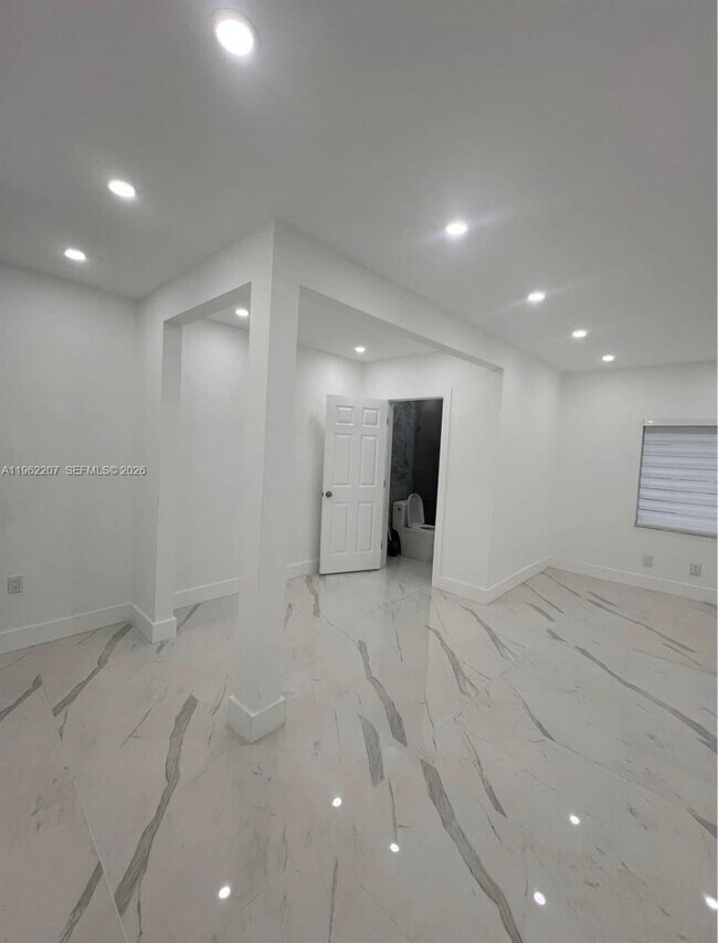 Photo - 1015 S 17th Ave Unit 8