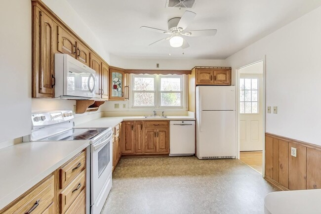 Photo - Fantastic in Frederick! Spacious 4 level Split -- 4 beds + 1 Full and 2 half baths