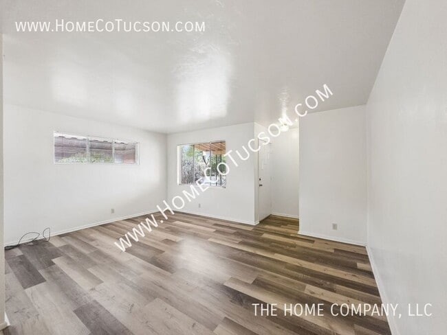 Photo - 3236 E Hawthorne St