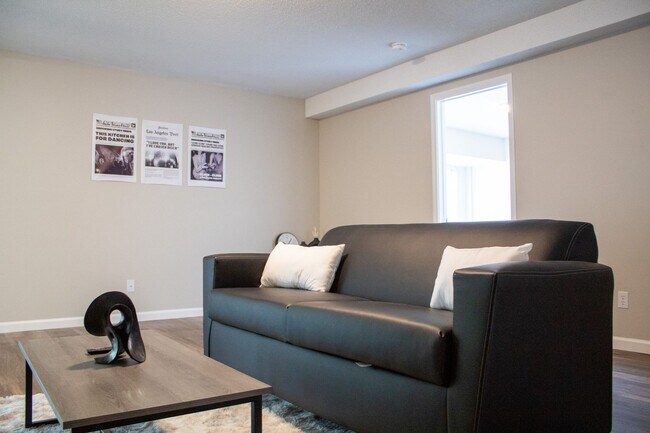 Photo - 402 N Gregory