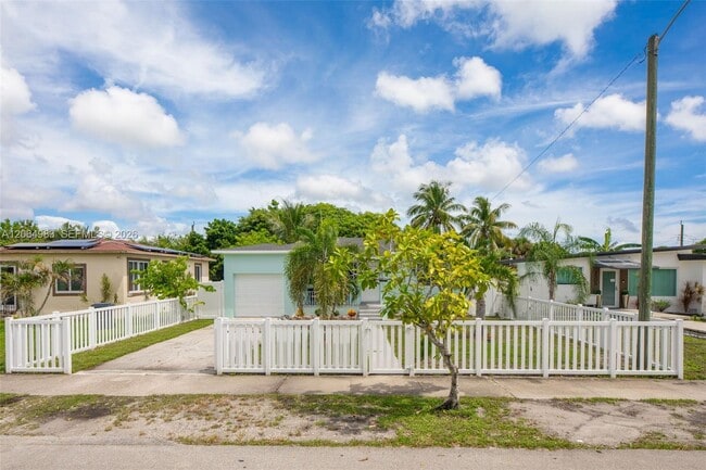 Photo - 2517 Rodman St