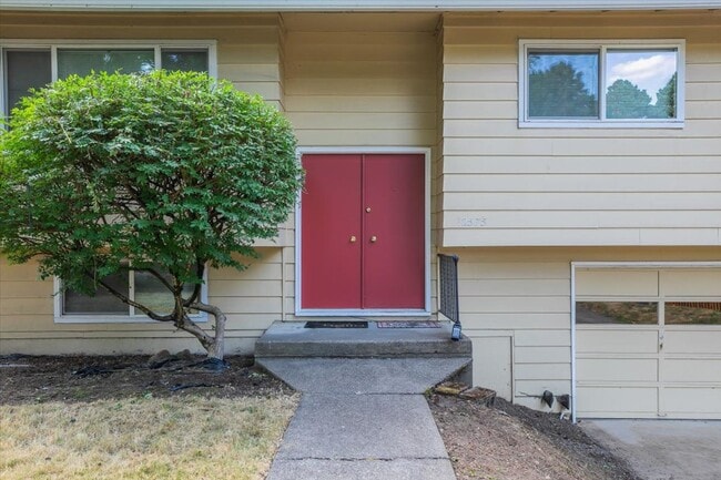 Photo - Charming 3 bedroom 3 bathroom house in Tigard!