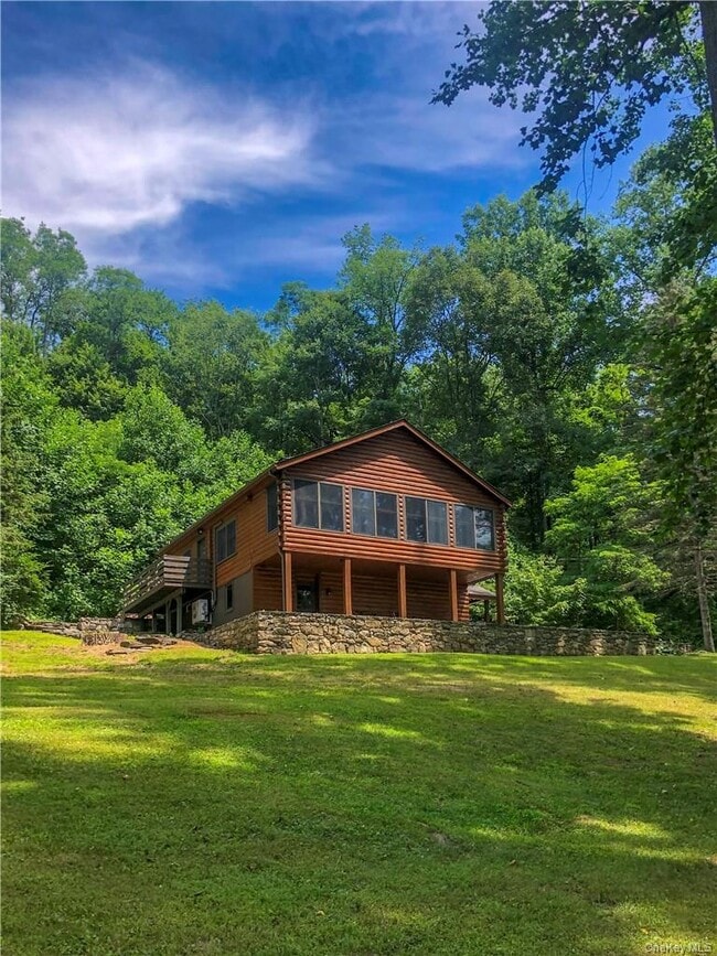 Building Photo - 559 Quaker Hill Rd Rental
