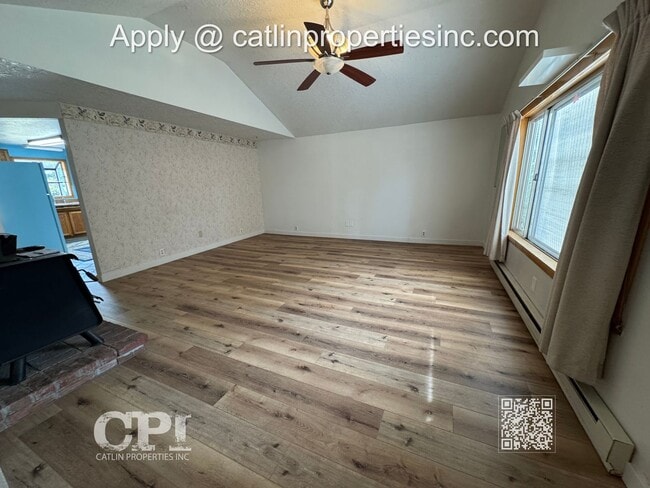 Photo - MOVE IN SPECIAL -  1/2 FIRST MONTHS RENT!!