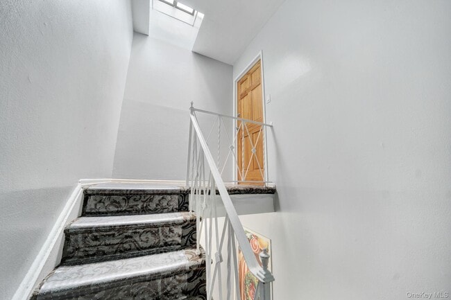 Photo - 80-24 138th St