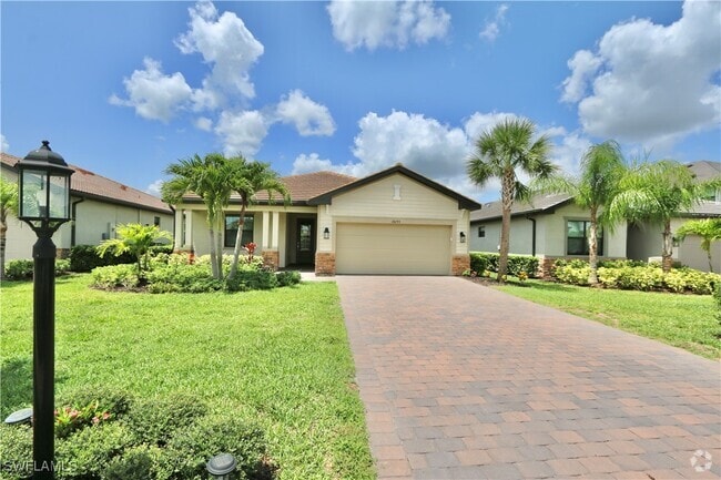Building Photo - 18293 Ridgeline Dr Rental
