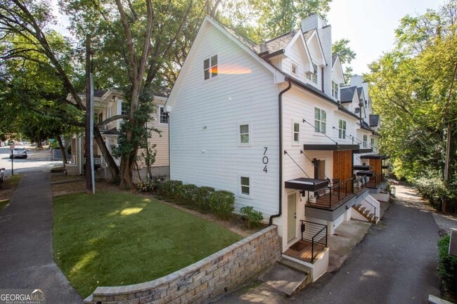 Photo - 704 Durant Pl NE