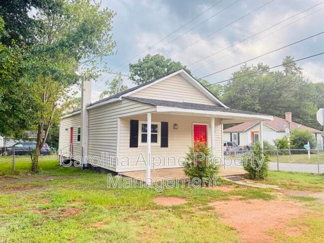 Photo - 401 S Gray St