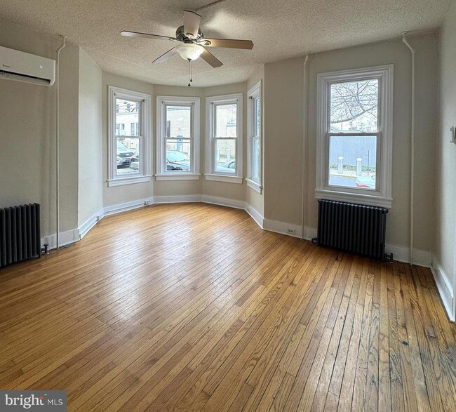 Photo - 211 S Maple Ave