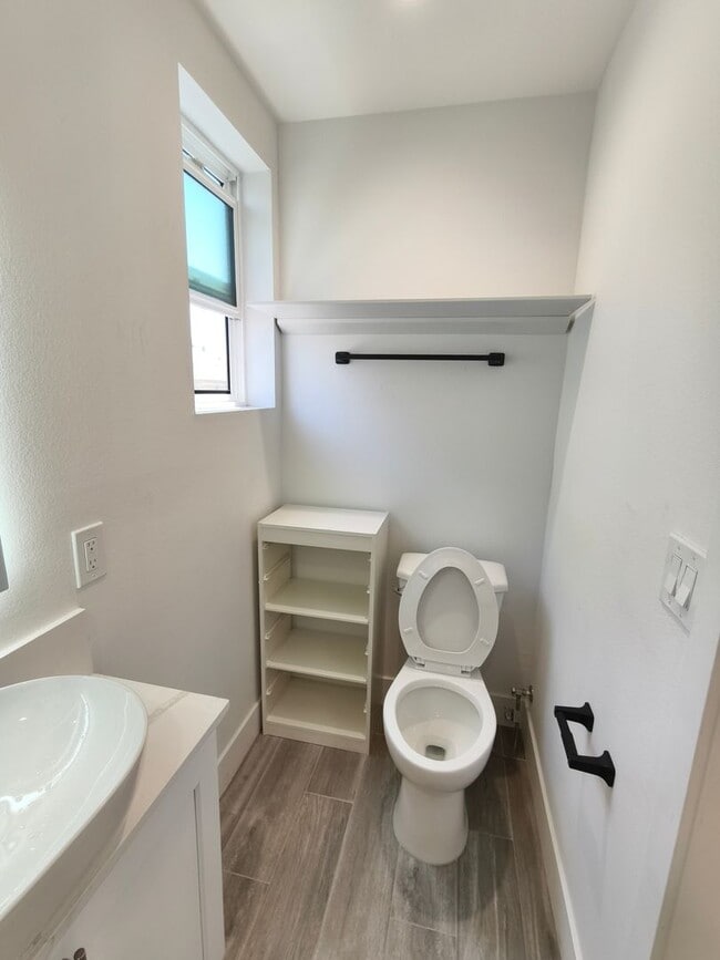 Photo - 3020 Normandie Ave Unidad B2-1