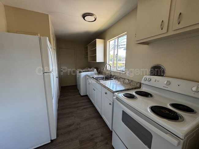 Photo - 2780 Argyll Ave Unidad B