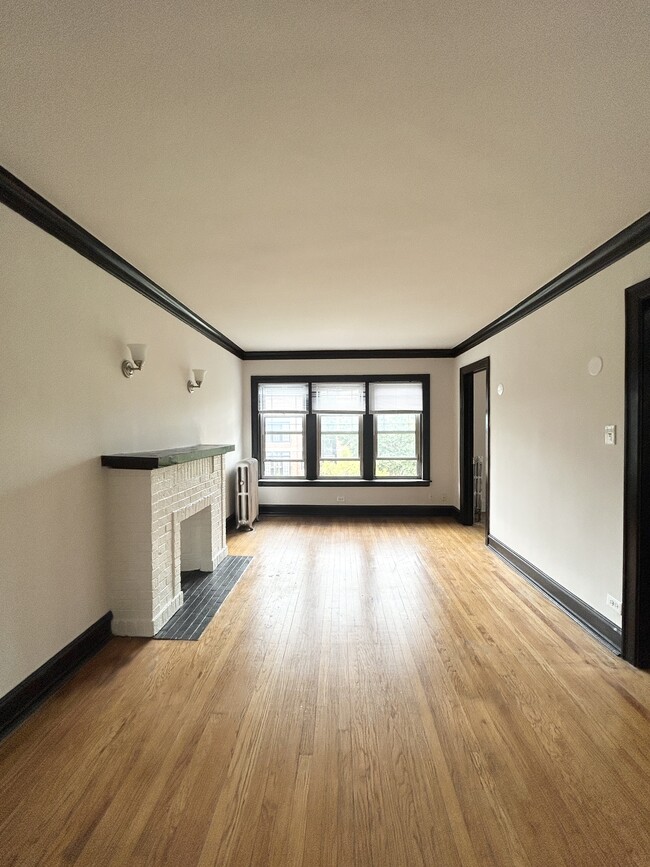 Building Photo - 3651 N Racine Ave Unit 3