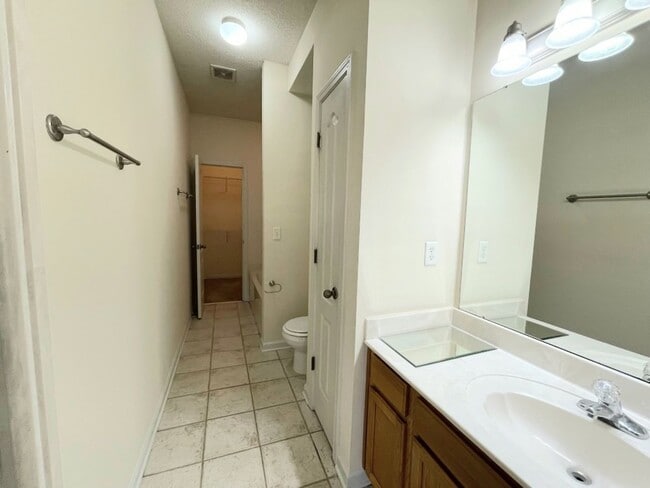 Photo - SPACIOUS 4BDR 2.5BA CONDO IN ARLINGTON SUBDIVISION