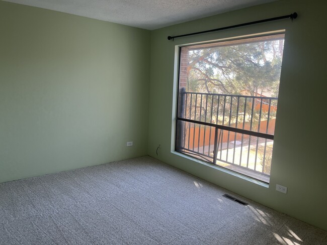bedroom - 6424 E Bates Ave