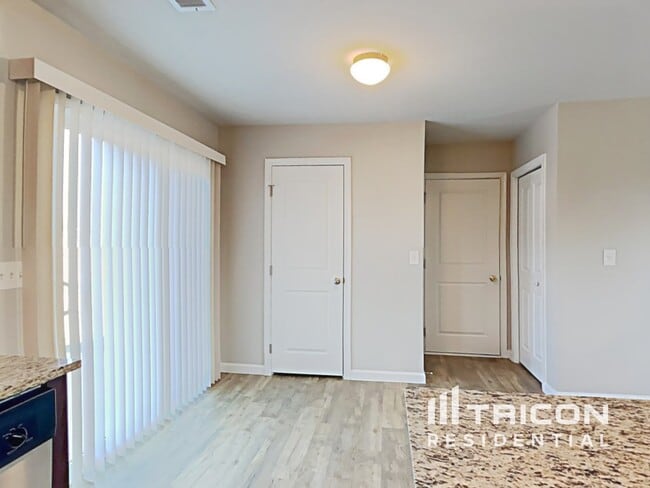 Photo - 415 Merus Dr