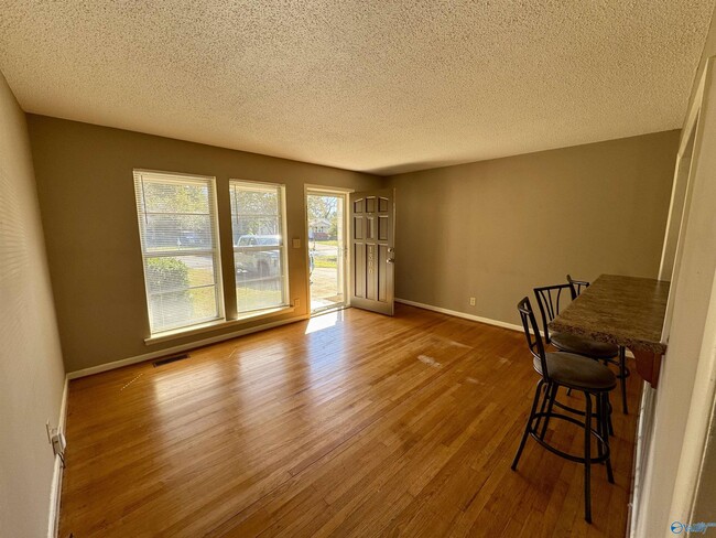 Photo - 1300 7th Ave